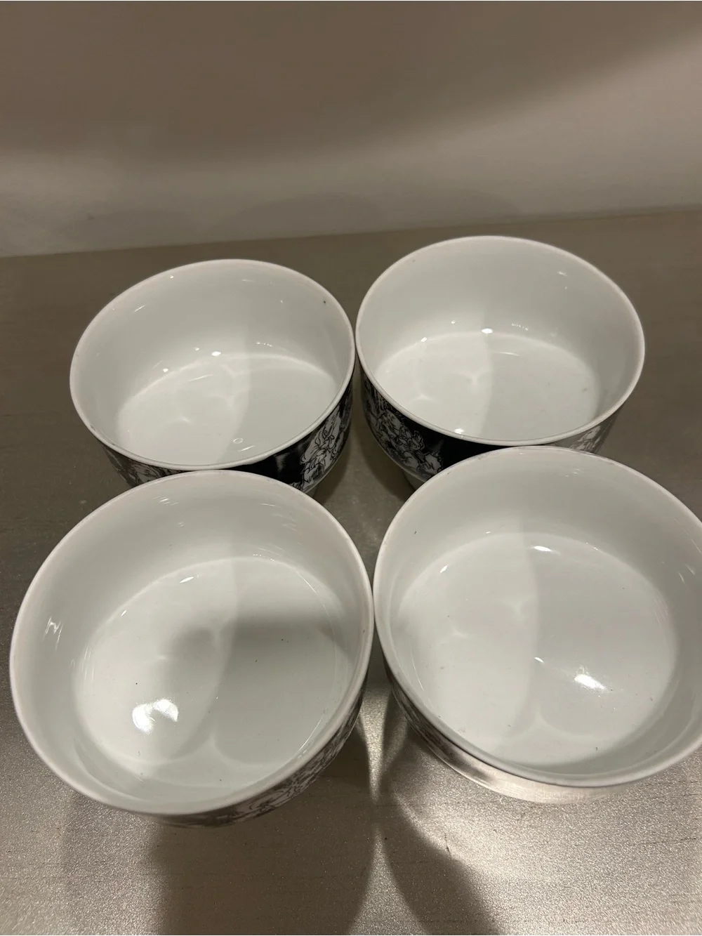 New trends Japan Black and White Porcelain Dessert Bowls - Set of 4